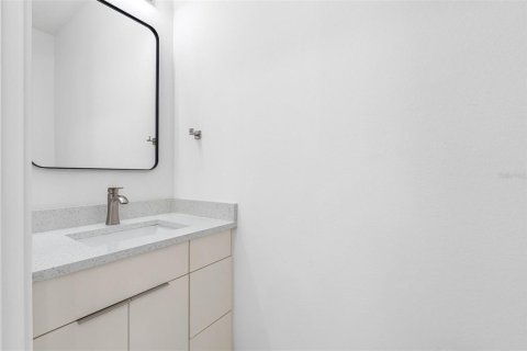 Townhouse in Tampa, Florida 3 bedrooms, 170.29 sq.m. № 2218869 - photo 28