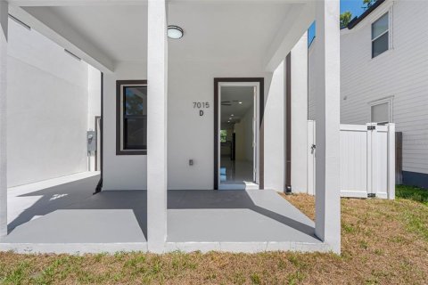Townhouse in Tampa, Florida 3 bedrooms, 170.29 sq.m. № 2218869 - photo 9