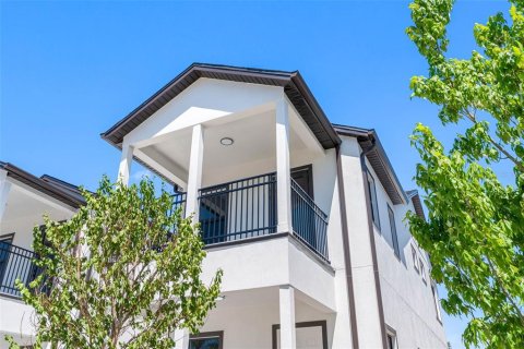 Townhouse in Tampa, Florida 3 bedrooms, 170.29 sq.m. № 2218869 - photo 6