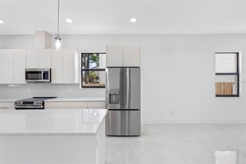 Townhouse in Tampa, Florida 3 bedrooms, 170.29 sq.m. № 2218869 - photo 27