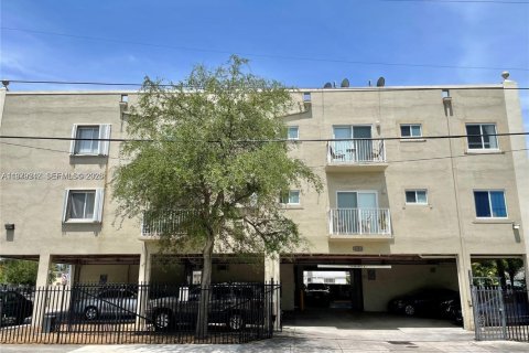 Condo à Miami, Floride, 2 chambres  № 2046260