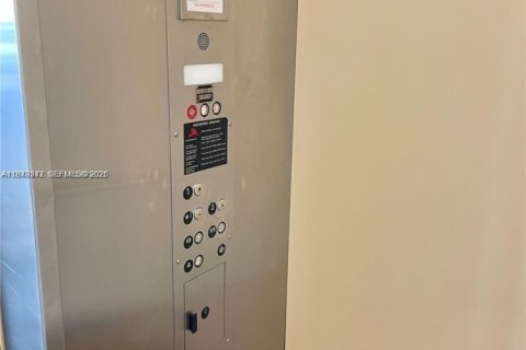 Copropriété à louer à Miami, Floride: 2 chambres, 69.49 m2 № 2046260 - photo 4