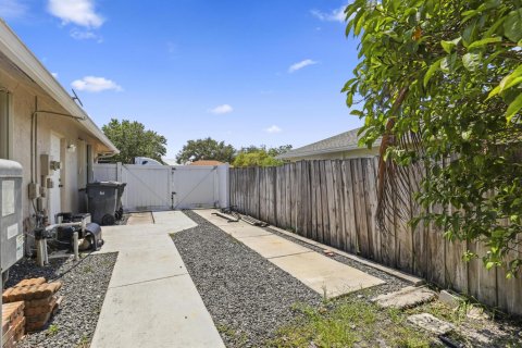 Casa en alquiler en Wellington, Florida, 4 dormitorios, 204.01 m2 № 2078323 - foto 30
