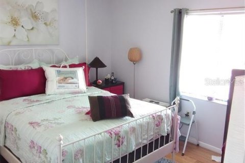 Condo in Clearwater, Florida, 2 bedrooms  № 1883608 - photo 11
