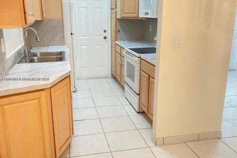 Villa ou maison à louer à Palmetto Bay, Floride: 3 chambres, 183.95 m2 № 2439373 - photo 8