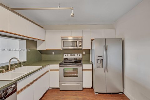 Снять в аренду кондоминиум в Майами-Бич, Флорида 1 спальня, 78.78м2, № 1967587 - фото 11