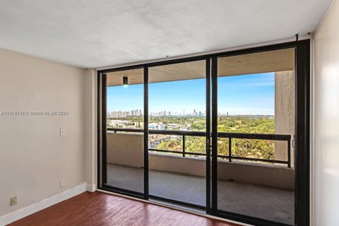 Снять в аренду кондоминиум в Майами-Бич, Флорида 1 спальня, 78.78м2, № 1967587 - фото 8