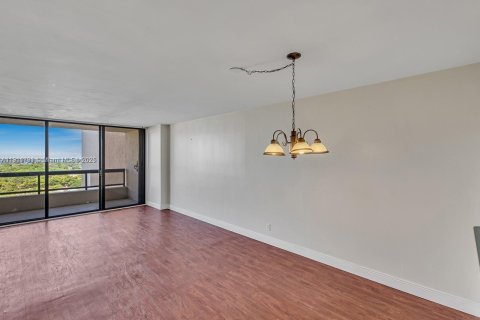 Снять в аренду кондоминиум в Майами-Бич, Флорида 1 спальня, 78.78м2, № 1967587 - фото 4