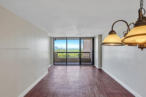 Снять в аренду кондоминиум в Майами-Бич, Флорида 1 спальня, 78.78м2, № 1967587 - фото 15