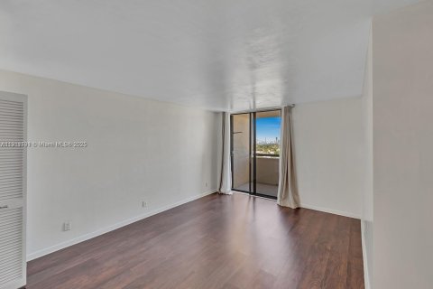 Снять в аренду кондоминиум в Майами-Бич, Флорида 1 спальня, 78.78м2, № 1967587 - фото 19