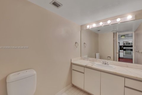 Снять в аренду кондоминиум в Майами-Бич, Флорида 1 спальня, 78.78м2, № 1967587 - фото 24