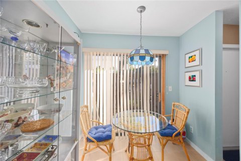 Купить таунхаус в Дания-Бич, Флорида 2 спальни, 120.03м2, № 1976619 - фото 13