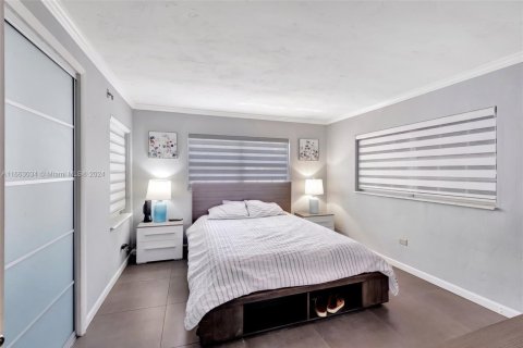 Commercial property in North Miami, Florida 180.51 sq.m. № 1953924 - photo 21