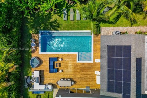 Casa en venta en South Miami, Florida, 5 dormitorios, 232.44 m2 № 1756525 - foto 3