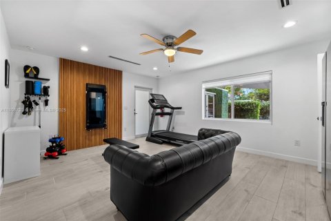 Casa en venta en South Miami, Florida, 5 dormitorios, 232.44 m2 № 1756525 - foto 22