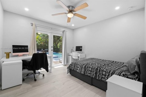 Casa en venta en South Miami, Florida, 5 dormitorios, 232.44 m2 № 1756525 - foto 19