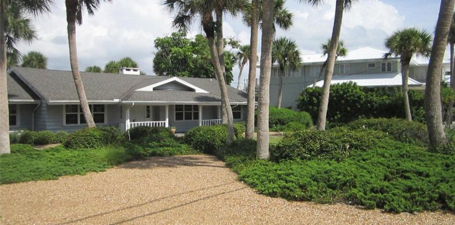 House in Nokomis, Florida 4 bedrooms, 304.25 sq.m. № 216564