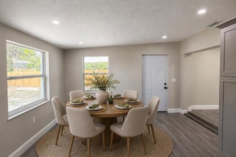 House in Tampa, Florida 3 bedrooms, 142.6 sq.m. № 2101038 - photo 12