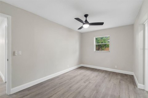 House in Tampa, Florida 3 bedrooms, 142.6 sq.m. № 2101038 - photo 18