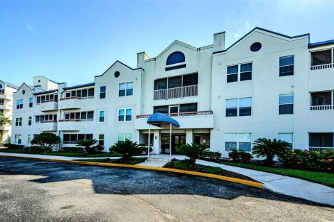 Copropriété à vendre à Clearwater, Floride: 2 chambres, 112.41 m2 № 1313837 - photo 1