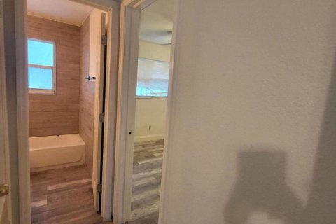 Propiedad comercial en venta en Delray Beach, Florida, 122.63 m2 № 1019906 - foto 1