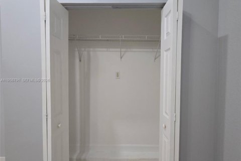 Снять в аренду коммерческую недвижимость в Майами, Флорида 4 спальни, 232.26м2, № 2080576 - фото 6
