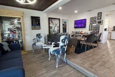 Casa en alquiler en Fort Lauderdale, Florida, 3 dormitorios, 124.95 m2 № 2036434 - foto 3