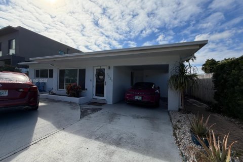Casa en Fort Lauderdale, Florida 3 dormitorios, 124.95 m2 № 2036434
