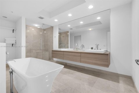 Condominio en venta en North Miami Beach, Florida, 3 dormitorios, 216.65 m2 № 1739191 - foto 28