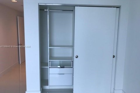 Condominio en venta en North Miami Beach, Florida, 3 dormitorios, 216.65 m2 № 1739191 - foto 21