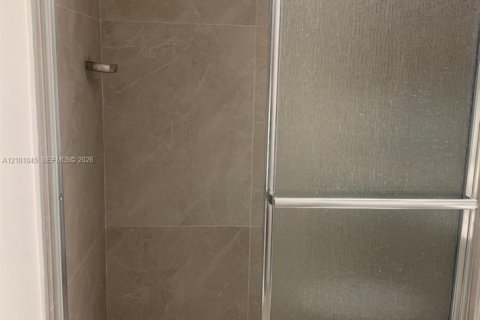 Condo in Hollywood, Florida, 2 bedrooms № 2402401 - photo 7