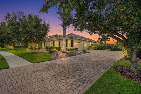 Villa ou maison à vendre à Bradenton, Floride: 3 chambres, 239.87 m2 № 2266436 - photo 2