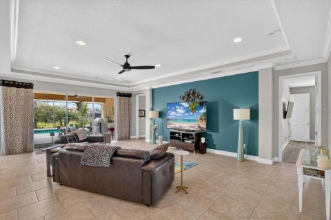 Villa ou maison à vendre à Bradenton, Floride: 3 chambres, 239.87 m2 № 2266436 - photo 7