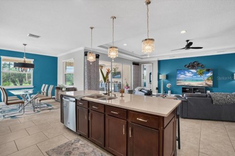 Villa ou maison à vendre à Bradenton, Floride: 3 chambres, 239.87 m2 № 2266436 - photo 11