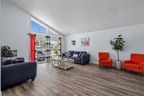 Casa en venta en Belleair Beach, Florida, 4 dormitorios, 277.31 m2 № 1878112 - foto 27