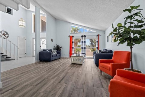 Casa en venta en Belleair Beach, Florida, 4 dormitorios, 277.31 m2 № 1878112 - foto 26