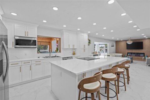 Casa en venta en Belleair Beach, Florida, 4 dormitorios, 277.31 m2 № 1878112 - foto 6