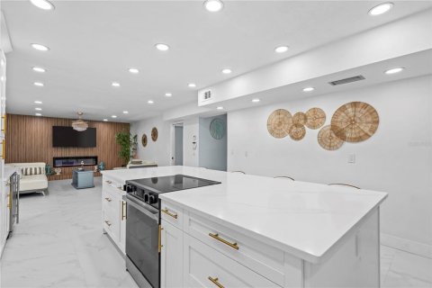 Casa en venta en Belleair Beach, Florida, 4 dormitorios, 277.31 m2 № 1878112 - foto 8