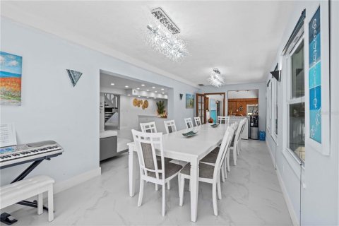 Casa en venta en Belleair Beach, Florida, 4 dormitorios, 277.31 m2 № 1878112 - foto 22