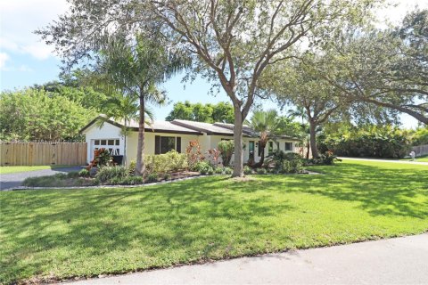 House in Palmetto Bay, Florida 4 bedrooms, 185.9 sq.m. № 1948230 - photo 4