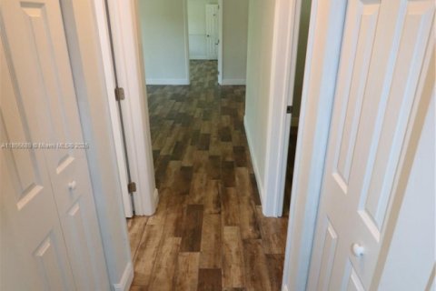 House in Palmetto Bay, Florida 4 bedrooms, 185.9 sq.m. № 1948230 - photo 18