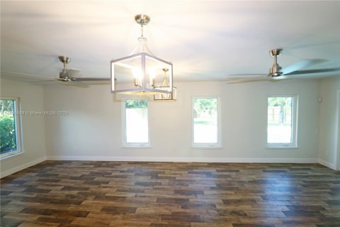 House in Palmetto Bay, Florida 4 bedrooms, 185.9 sq.m. № 1948230 - photo 14