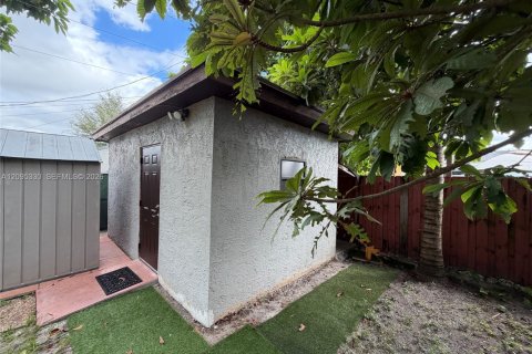Villa ou maison à louer à Miami, Floride: 2 chambres, 85.1 m2 № 2385220 - photo 21