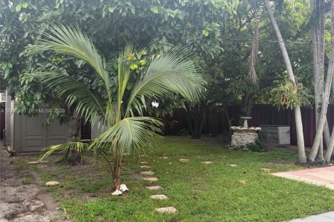Villa ou maison à louer à Miami, Floride: 2 chambres, 85.1 m2 № 2385220 - photo 17