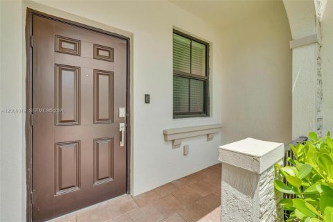 Touwnhouse à vendre à Miami, Floride: 3 chambres, 133.87 m2 № 2282365 - photo 4