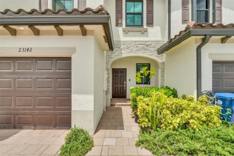 Touwnhouse à vendre à Miami, Floride: 3 chambres, 133.87 m2 № 2282365 - photo 3
