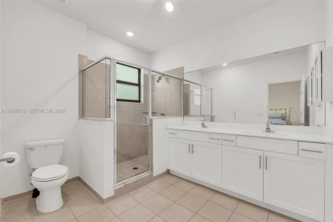 Touwnhouse à vendre à Miami, Floride: 3 chambres, 133.87 m2 № 2282365 - photo 29