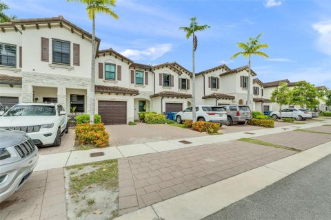 Touwnhouse à Miami, Floride 3 chambres, 133.87 m2 № 2282365