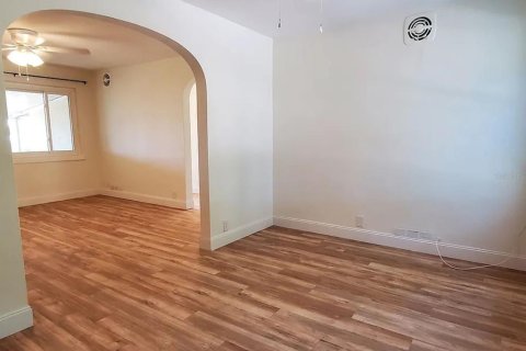 Villa ou maison à louer à Winter Haven, Floride: 2 chambres, 102.19 m2 № 2167419 - photo 8