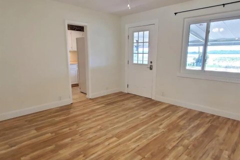 Villa ou maison à louer à Winter Haven, Floride: 2 chambres, 102.19 m2 № 2167419 - photo 6